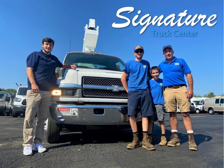 Images Signature Truck Center