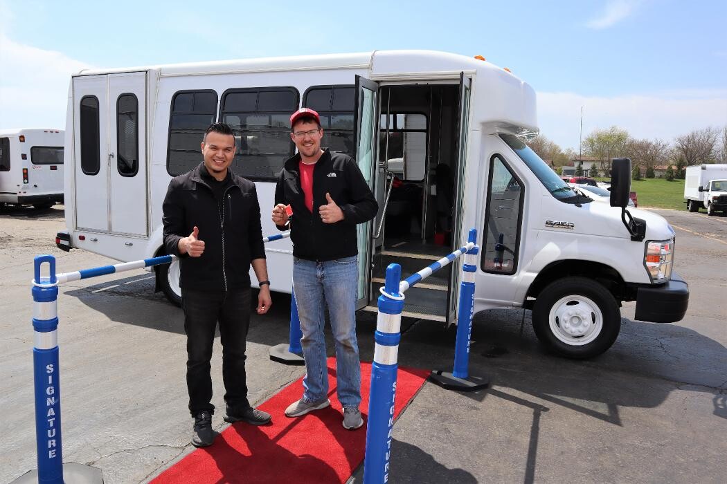 Images Signature Truck Center