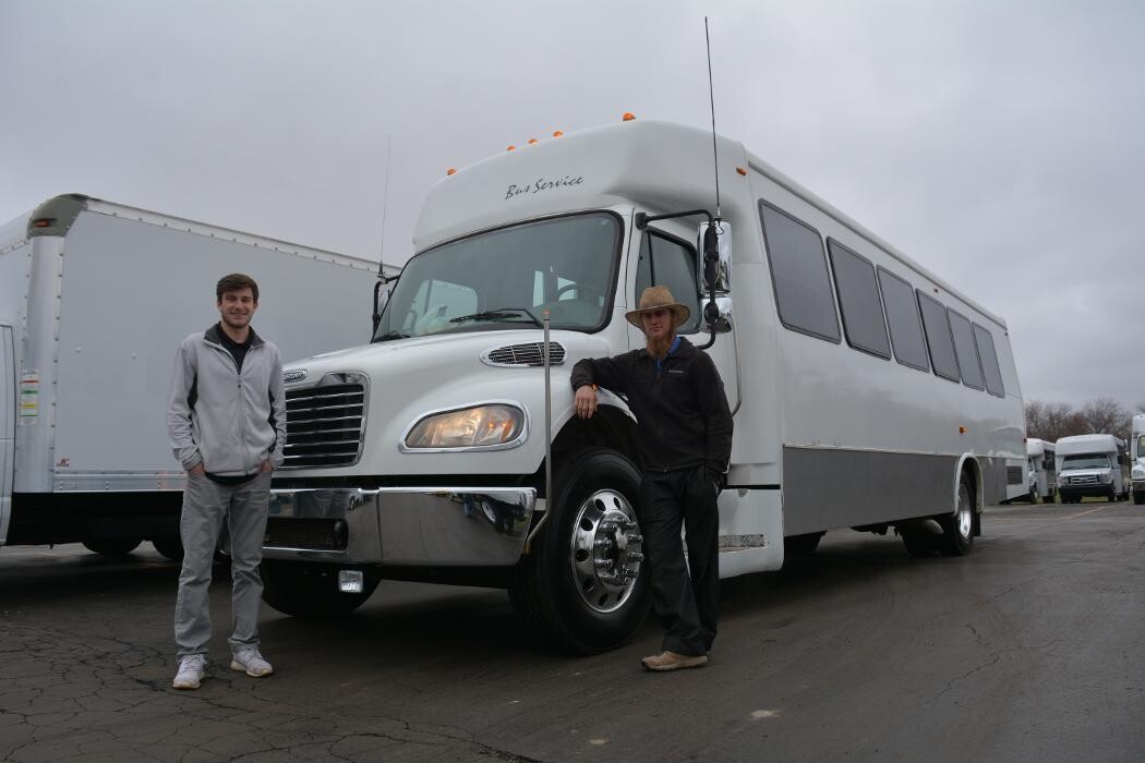 Images Signature Truck Center