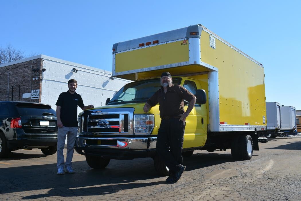 Images Signature Truck Center