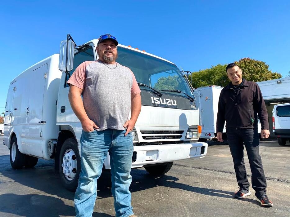 Images Signature Truck Center