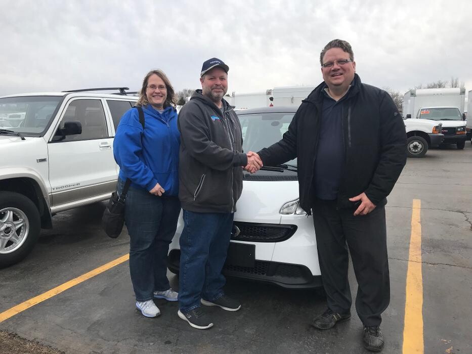 Images Signature Truck Center