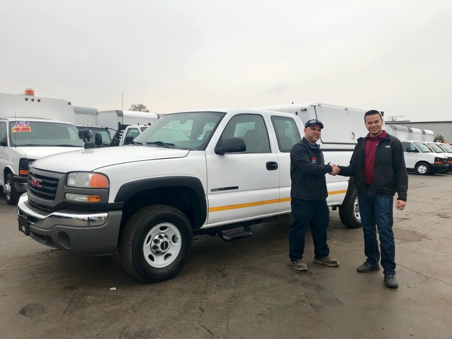 Images Signature Truck Center