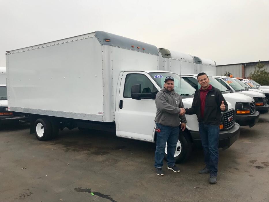 Images Signature Truck Center