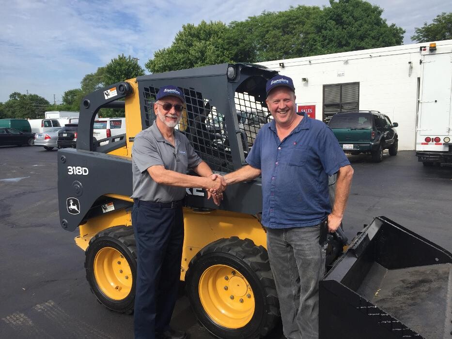 Images Signature Truck Center