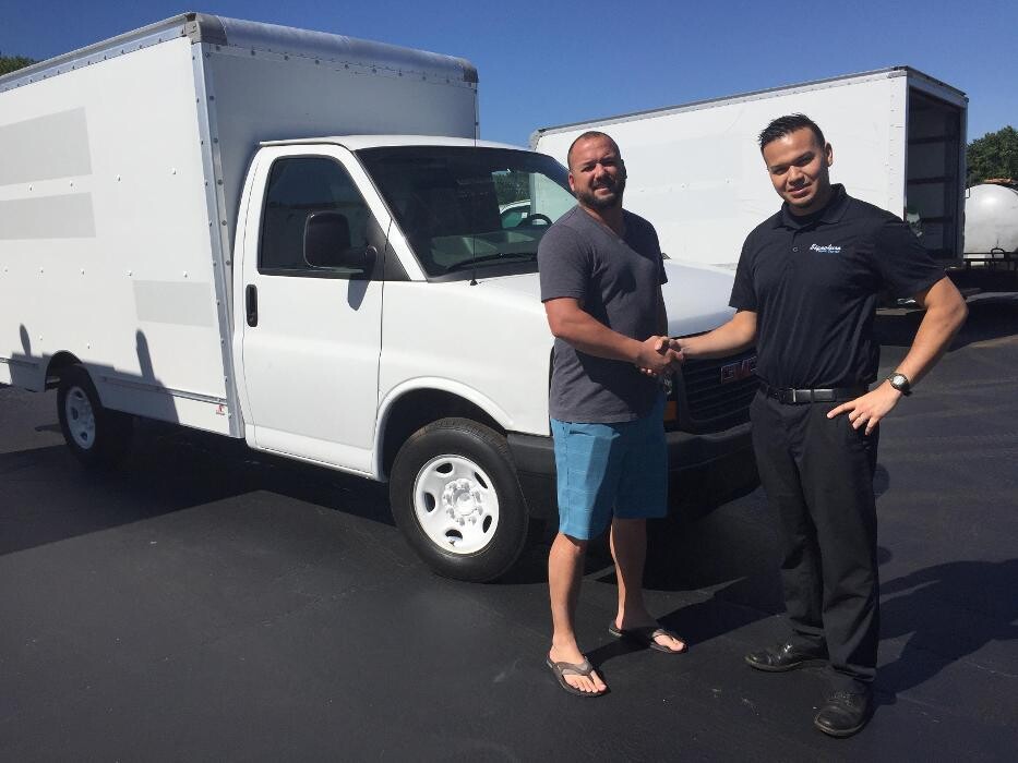 Images Signature Truck Center