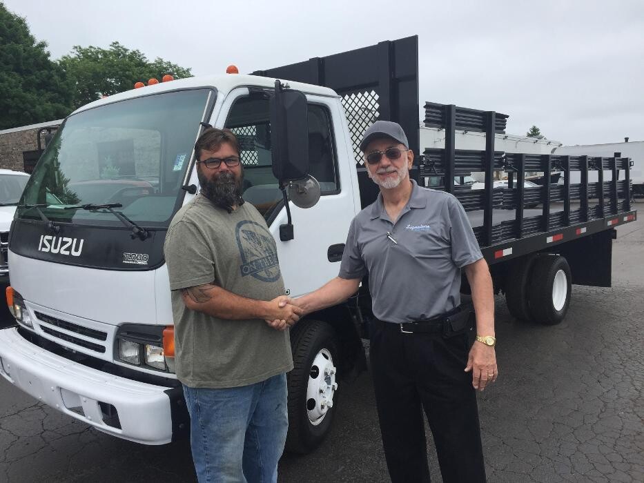 Images Signature Truck Center