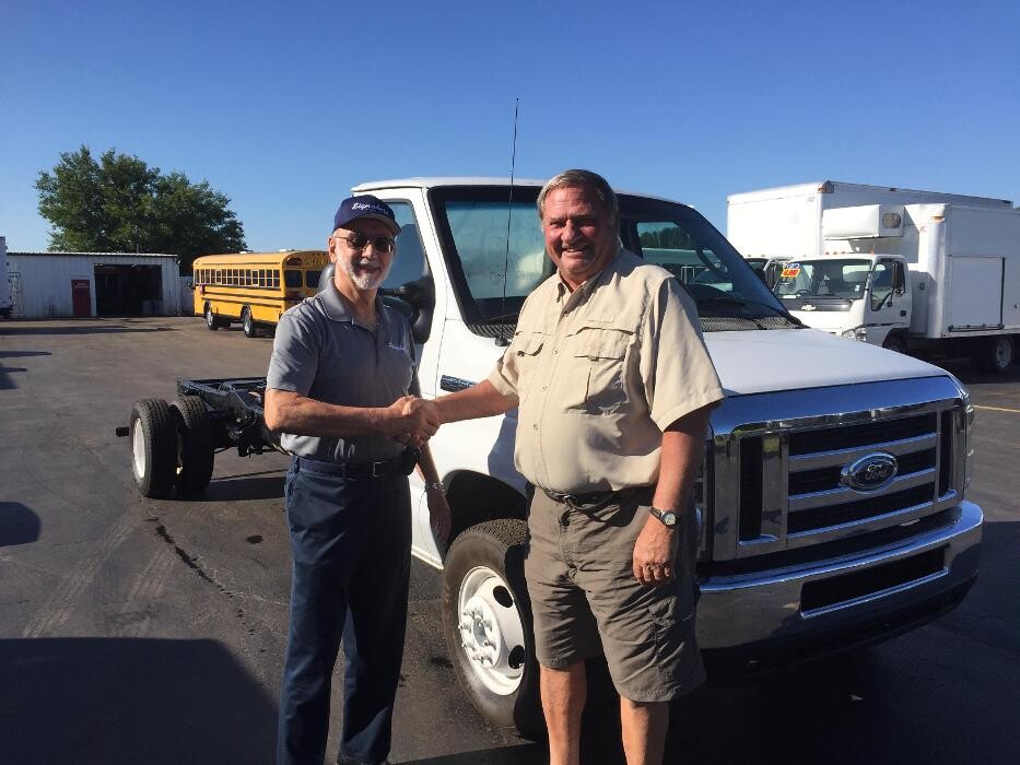 Images Signature Truck Center