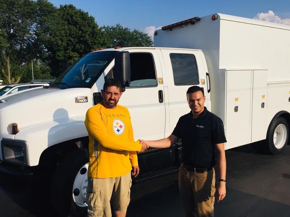 Images Signature Truck Center