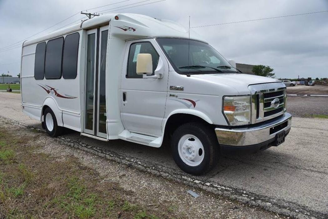 Images Signature Truck Center