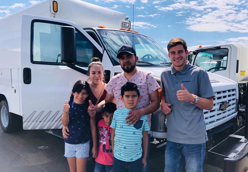 Images Signature Truck Center