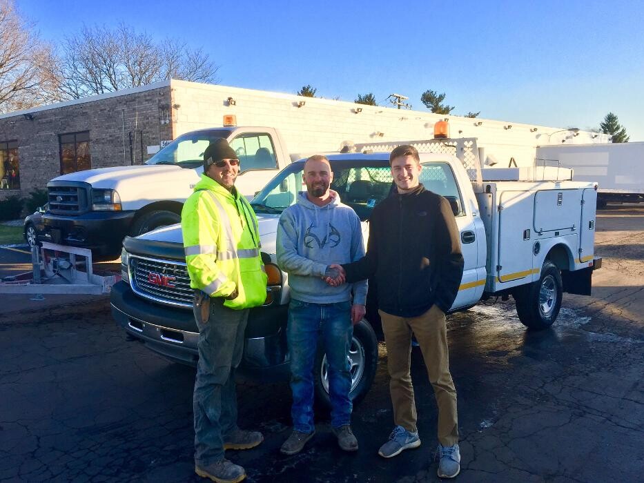 Images Signature Truck Center