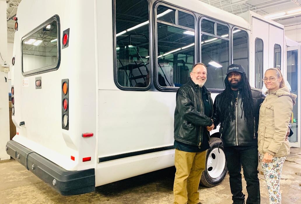 Images Signature Truck Center