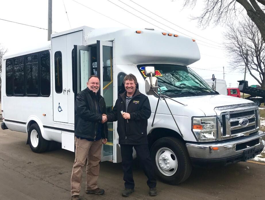 Images Signature Truck Center