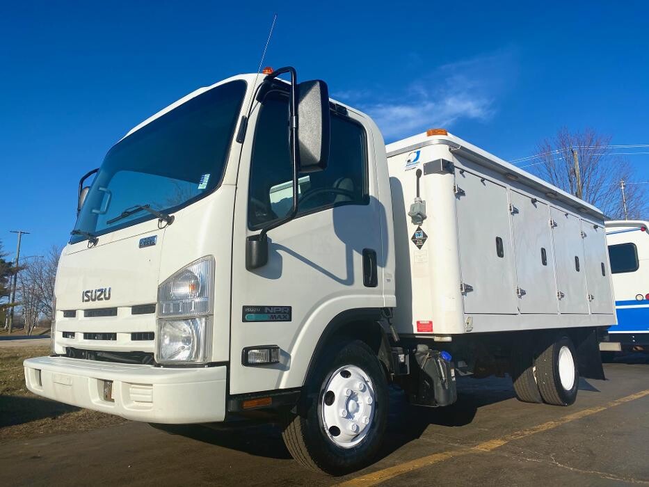 Images Signature Truck Center