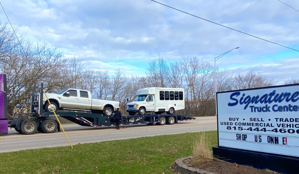 Images Signature Truck Center