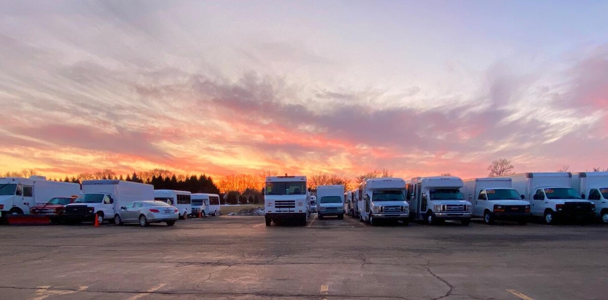 Images Signature Truck Center