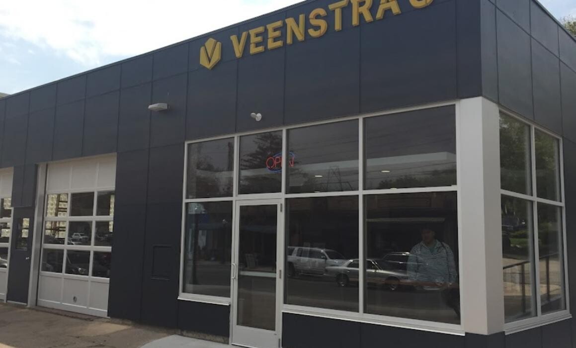 Images Veenstra's Garage