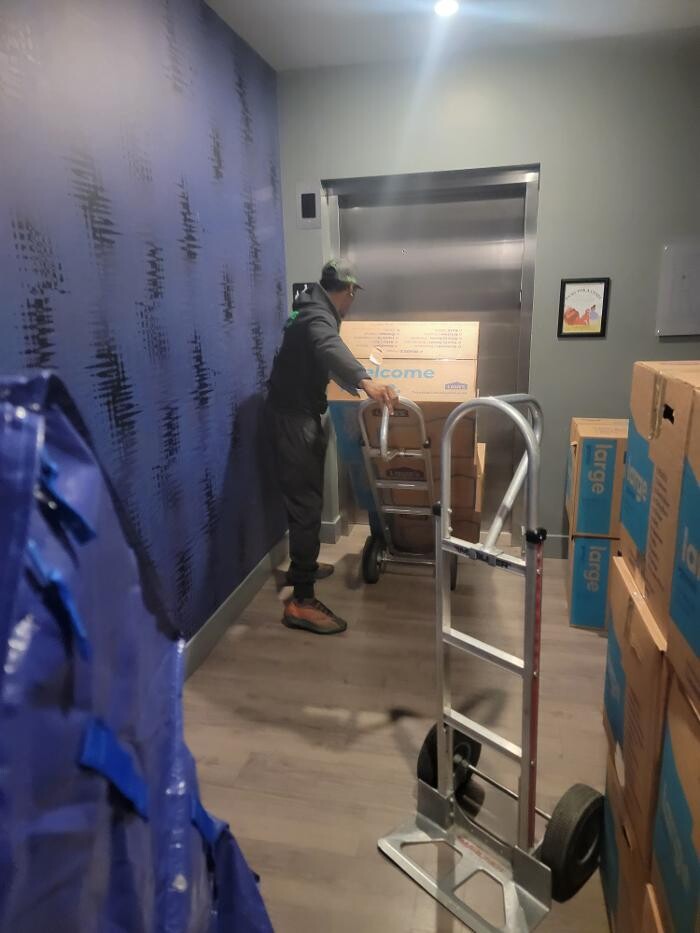 Images MR. MOVING LLC