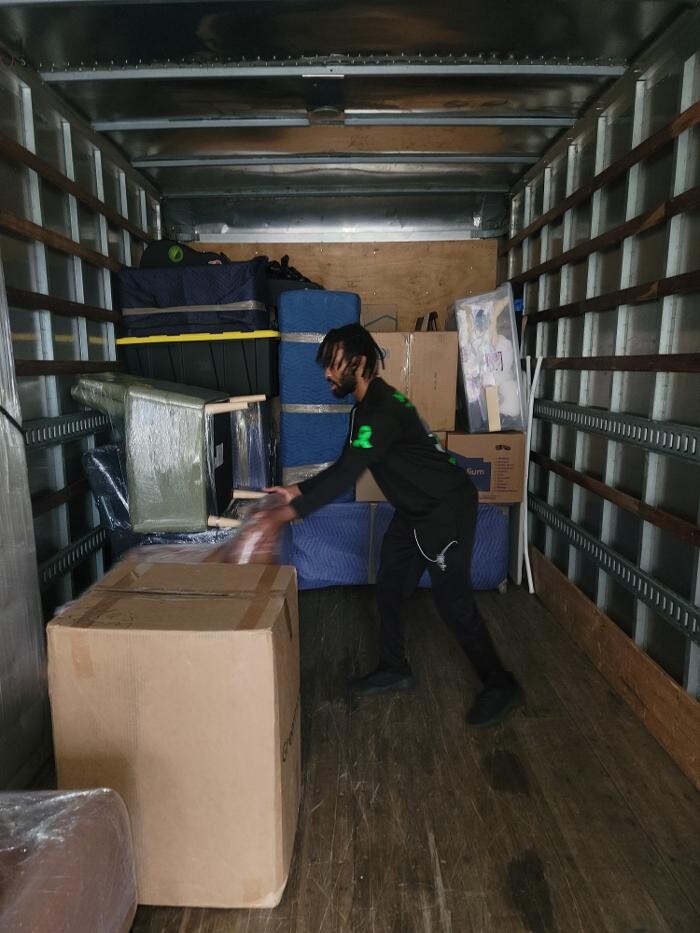 Images MR. MOVING LLC