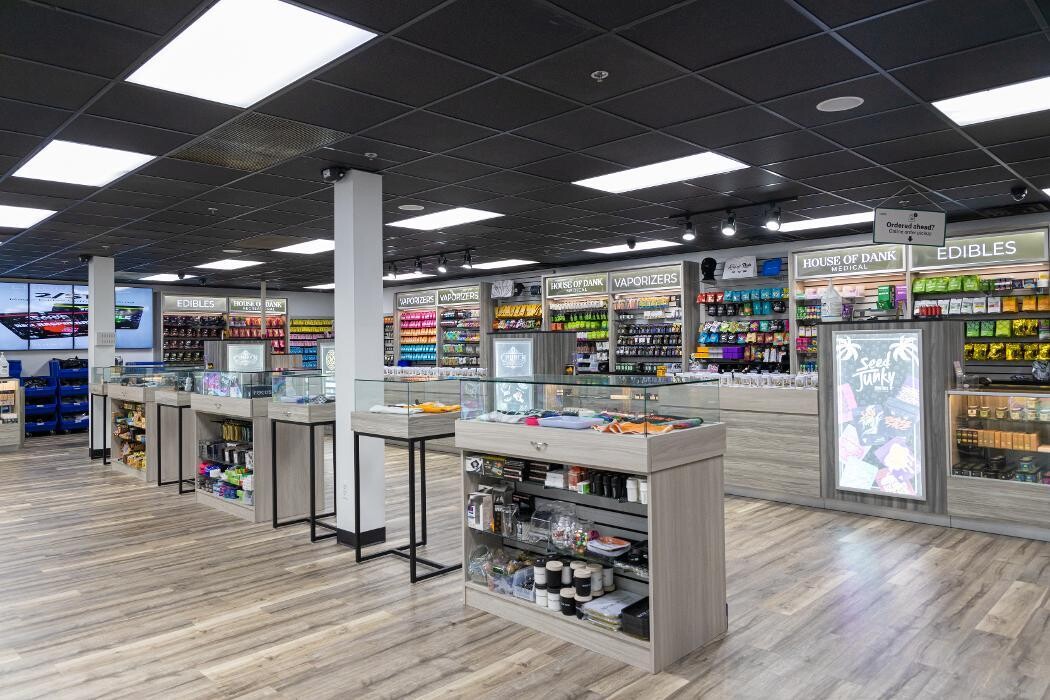 Images House of Dank Recreational Cannabis - Center Line