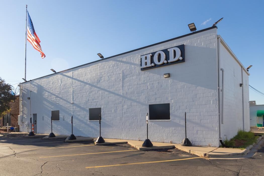 Images House of Dank Recreational Cannabis - Center Line