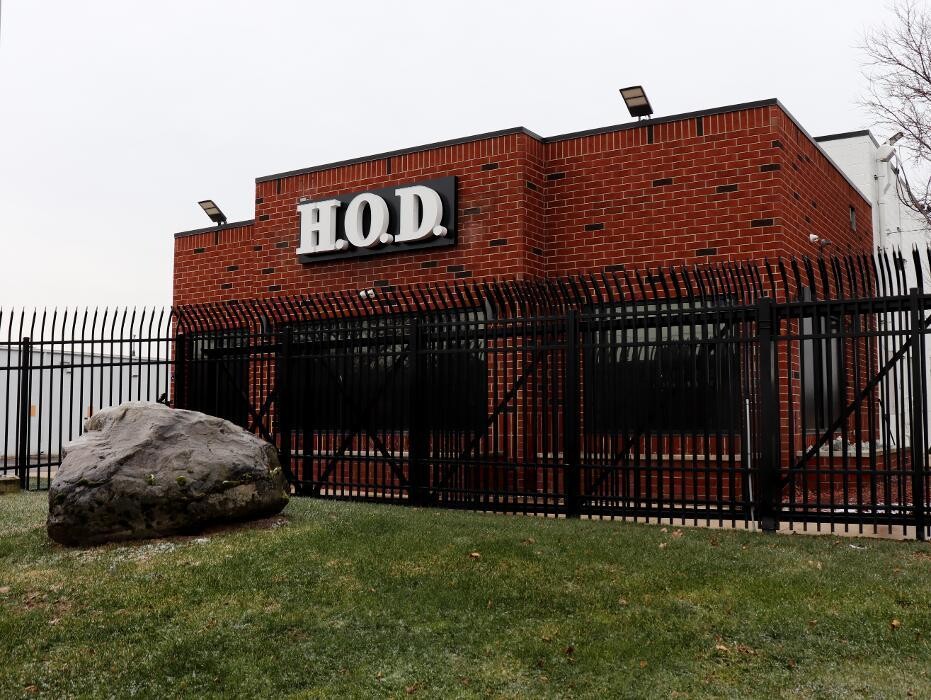 Images House of Dank Recreational Cannabis - Center Line