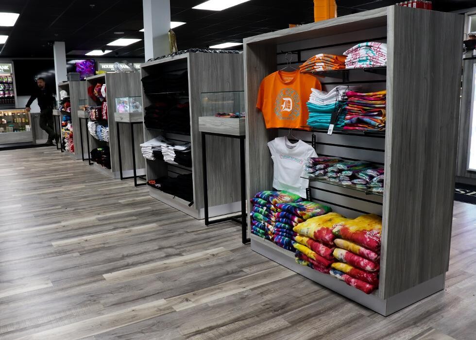 Images House of Dank Recreational Cannabis - Center Line