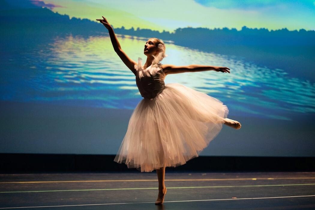 Images EMC Performing Arts Studio