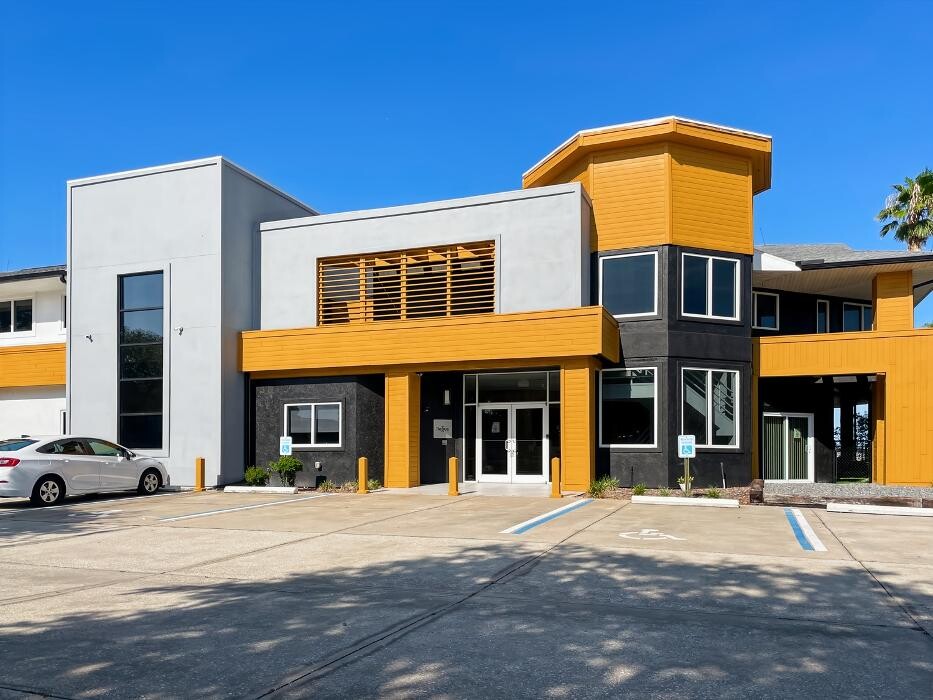 Images Regus Industrial Dr