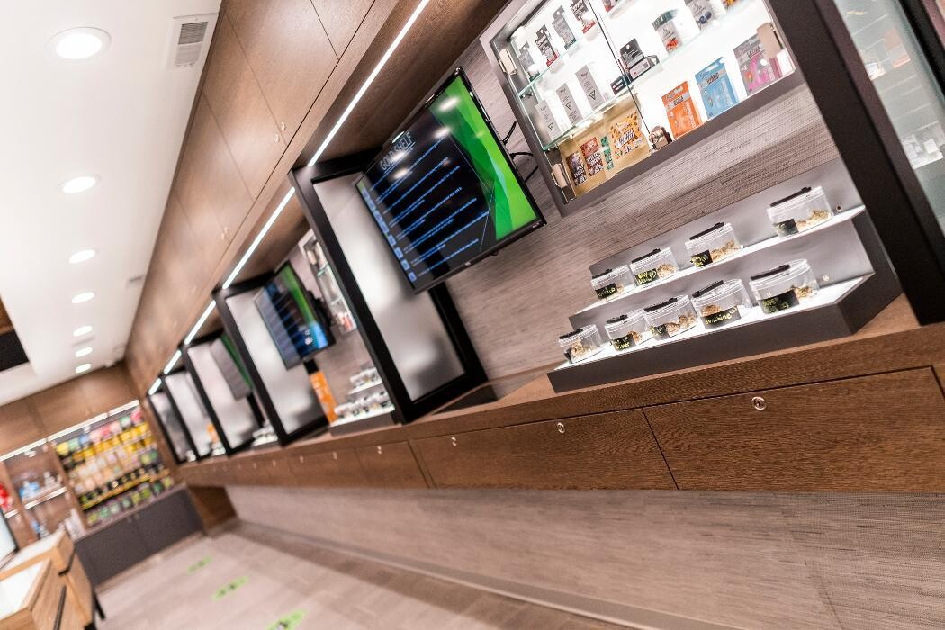 Images House of Dank Recreational Cannabis - Traverse City