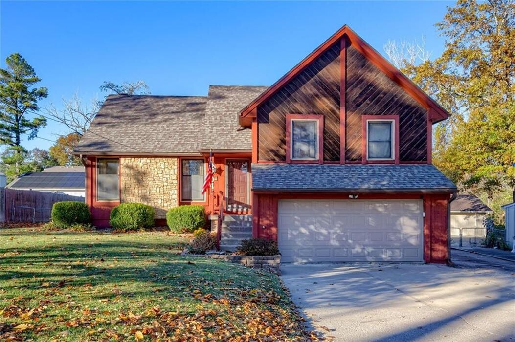 Images Britt Bowman, Platinum Realty LLC