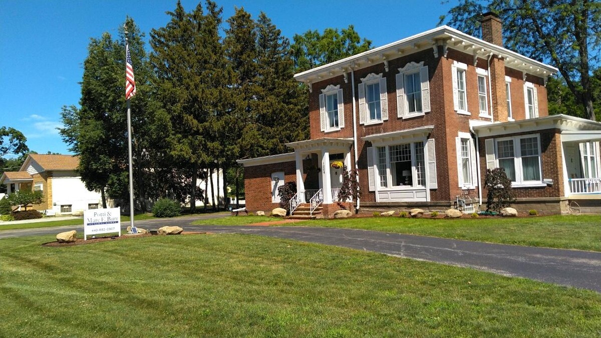 Images Potti & Marc F. Burr Funeral Homes