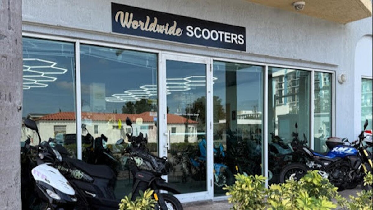 Images Worldwide Scooter