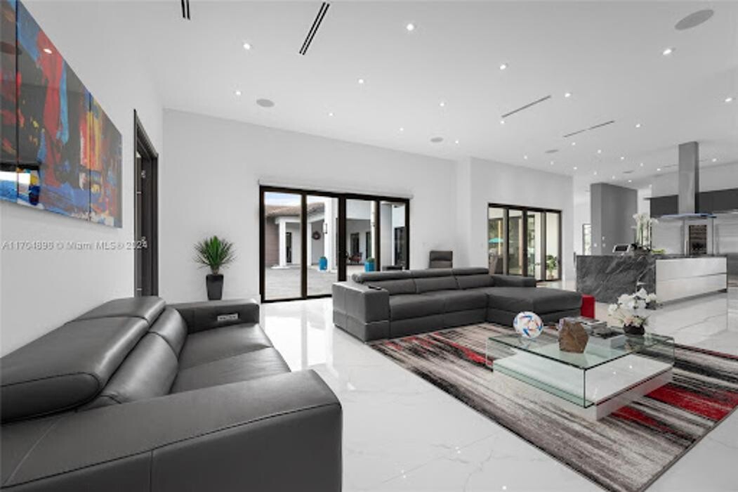 Images Casabella Miami Realty