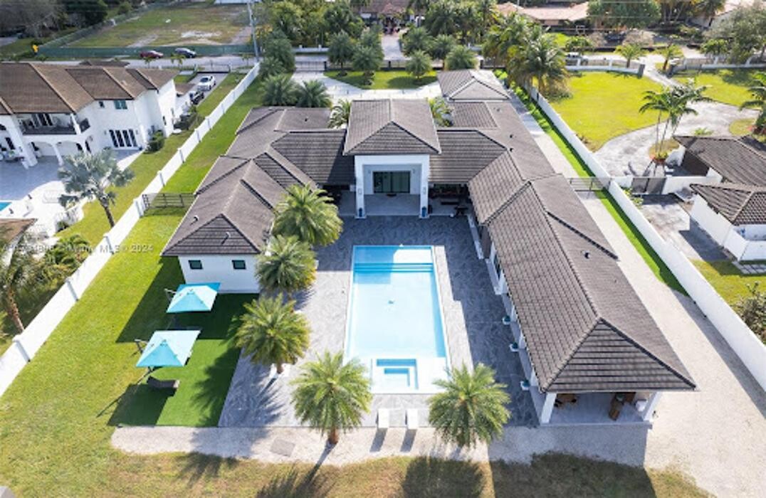 Images Casabella Miami Realty