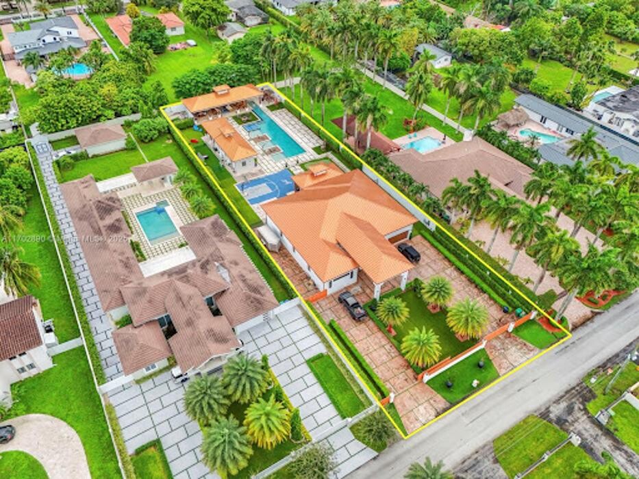 Images Casabella Miami Realty
