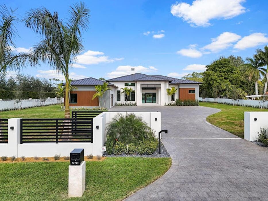Images Casabella Miami Realty