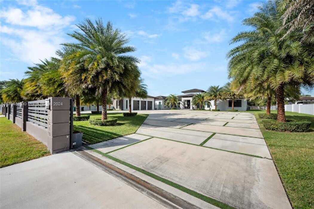 Images Casabella Miami Realty