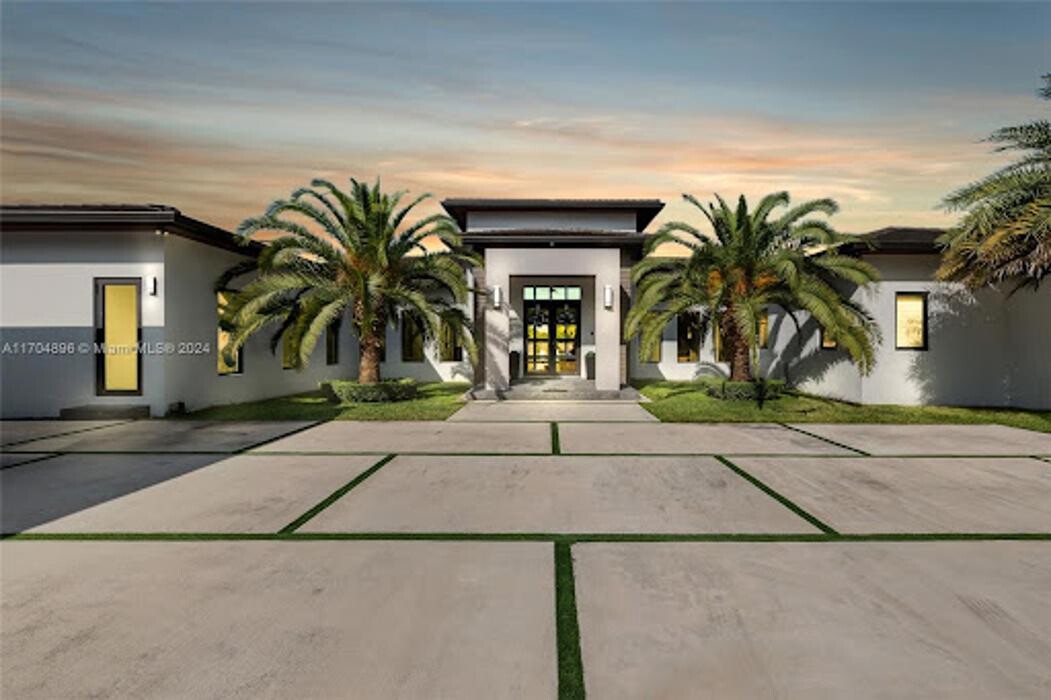 Images Casabella Miami Realty