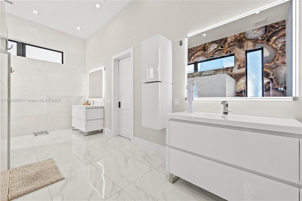 Images Casabella Miami Realty