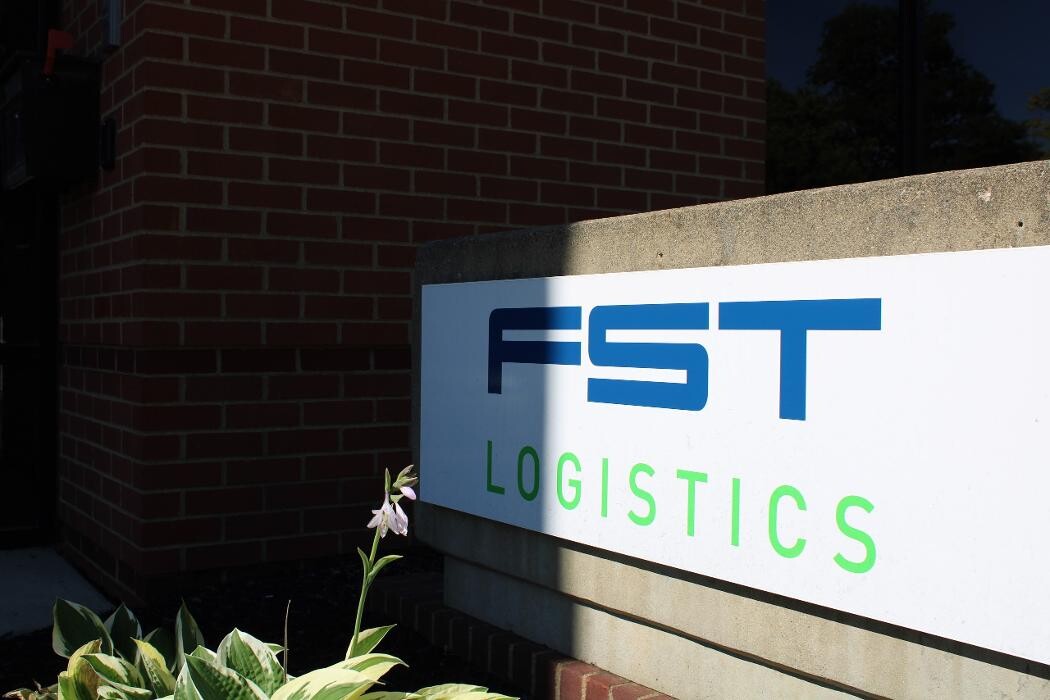 Images FST Logistics