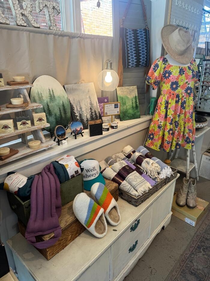 Images Adiluna Boutique