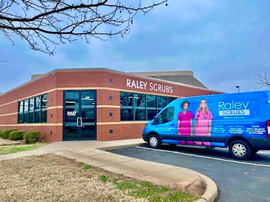 Images Raley Scrubs - OKC