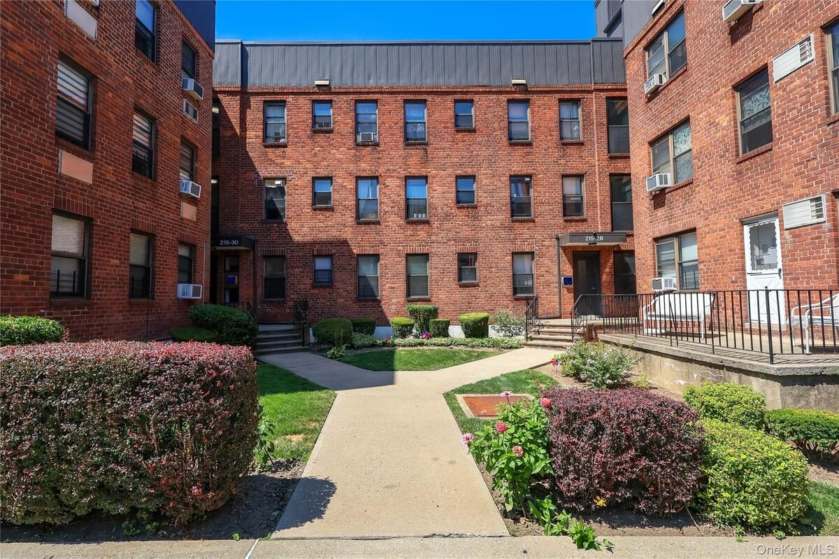 Images John Francis Brady - Sell My House Real Estate Agent In Woodside & Flushing