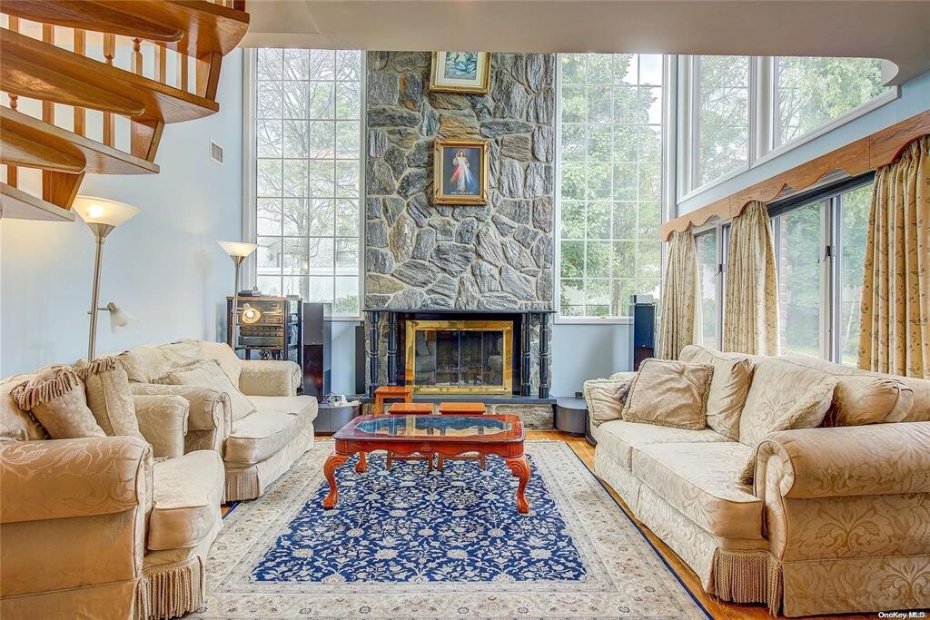 Images John Francis Brady - Sell My House Real Estate Agent In Woodside & Flushing