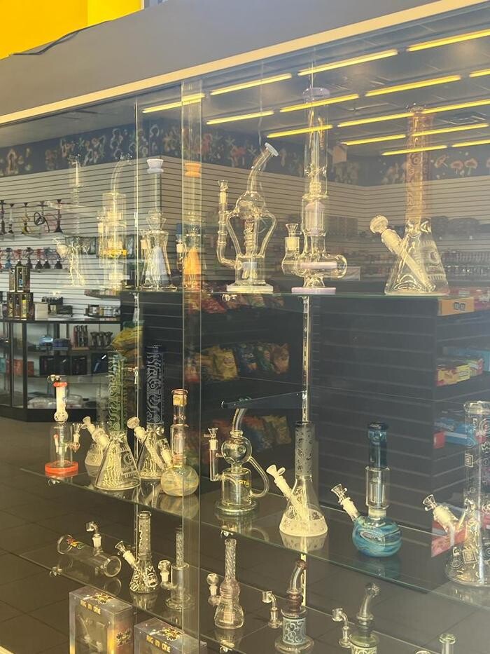 Images Smokey Hut Smoke Shop and Mini Mart