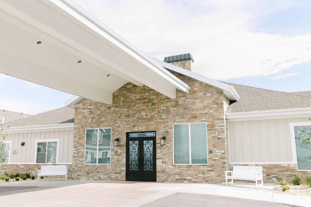 Images Whisper Cove Assisted Living and Memory Care