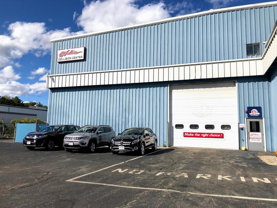 Images D.J. SULLIVAN COLLISION CENTER