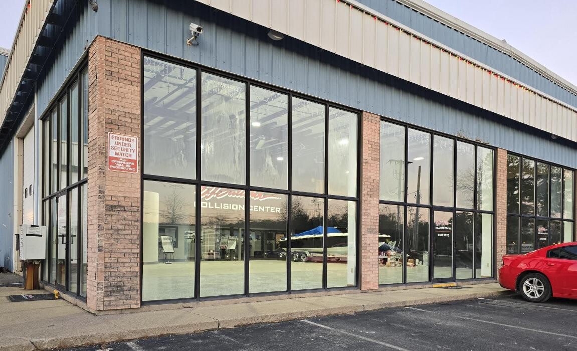 Images D.J. SULLIVAN COLLISION CENTER